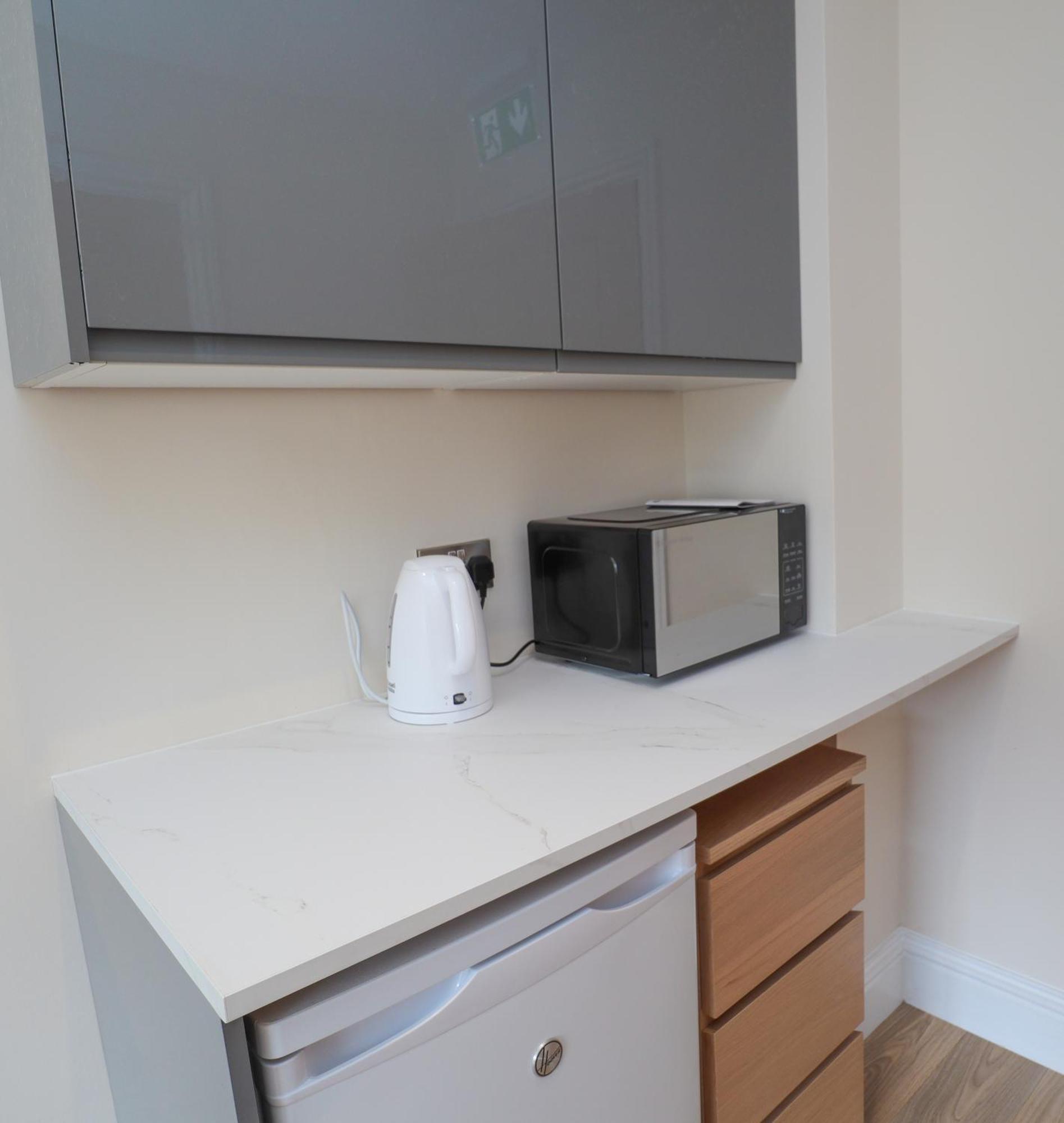 Aqua Nest Eastbourne - En-Suite, Free Parking, Kitchen Exterior photo